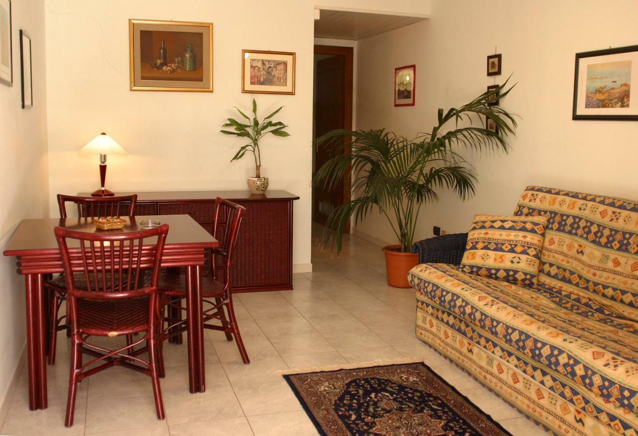 Hotel Blue Rose'S Месане Екстериор снимка