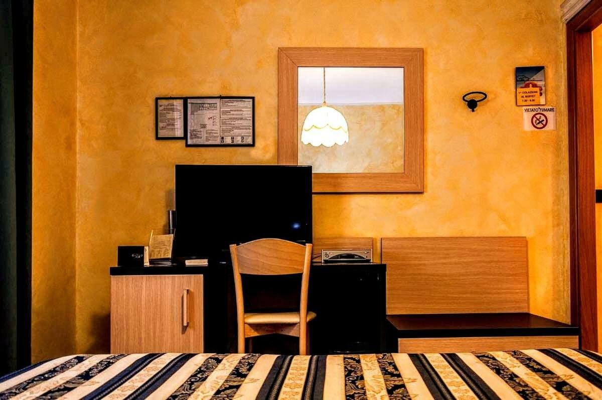 Hotel Blue Rose'S Месане Екстериор снимка